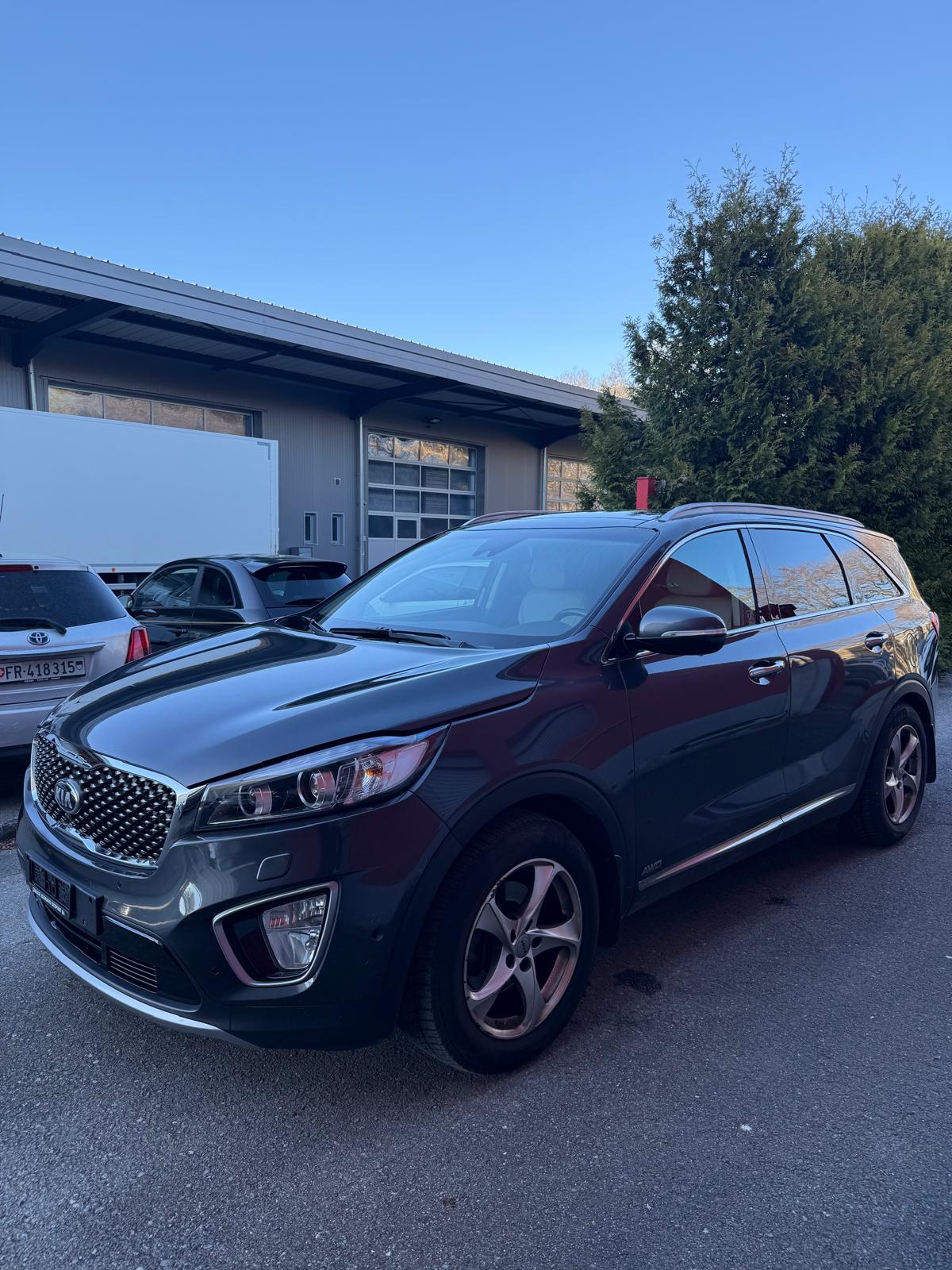KIA Sorento 2.2 CRDI Style 7P. Automatic-image-3