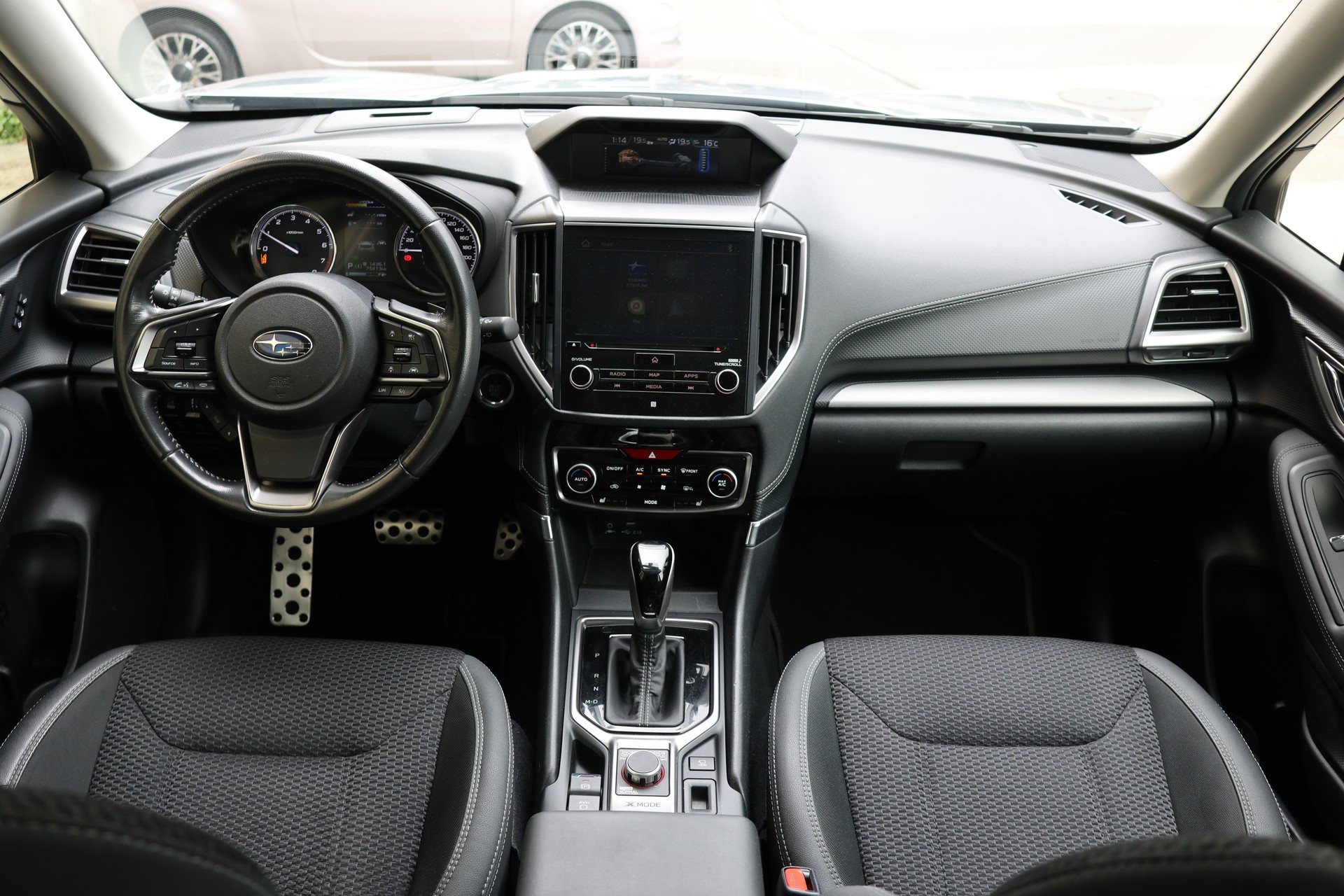 SUBARU Forester 2.0i e-Boxer Swiss Plus Lineartronic-image-11