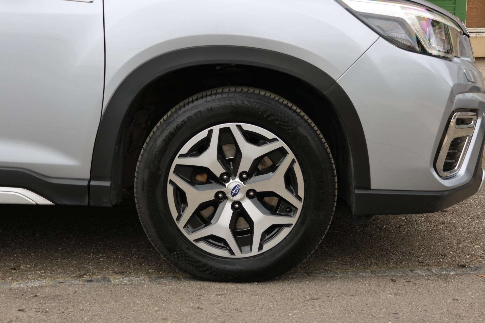 SUBARU Forester 2.0i e-Boxer Swiss Plus Lineartronic-image-4