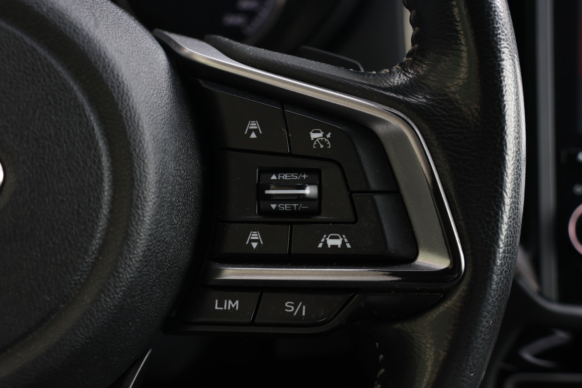 SUBARU Forester 2.0i e-Boxer Swiss Plus Lineartronic-image-22