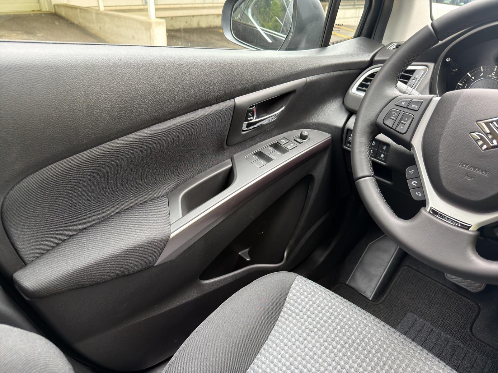 SUZUKI S-Cross 1.4 T Sakura Hybrid 4x4-image-11