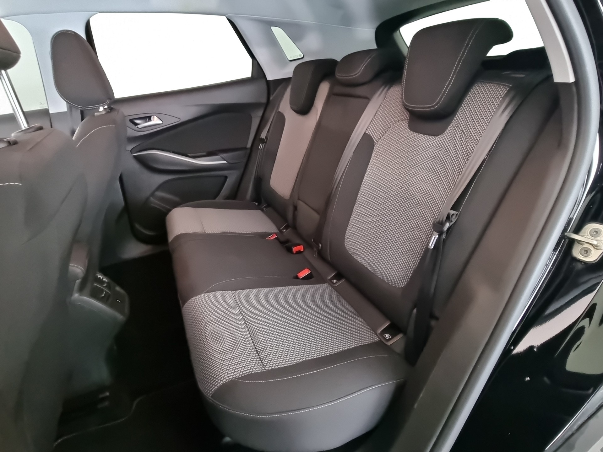 OPEL Grandland X 1.2i TP Enjoy-image-6