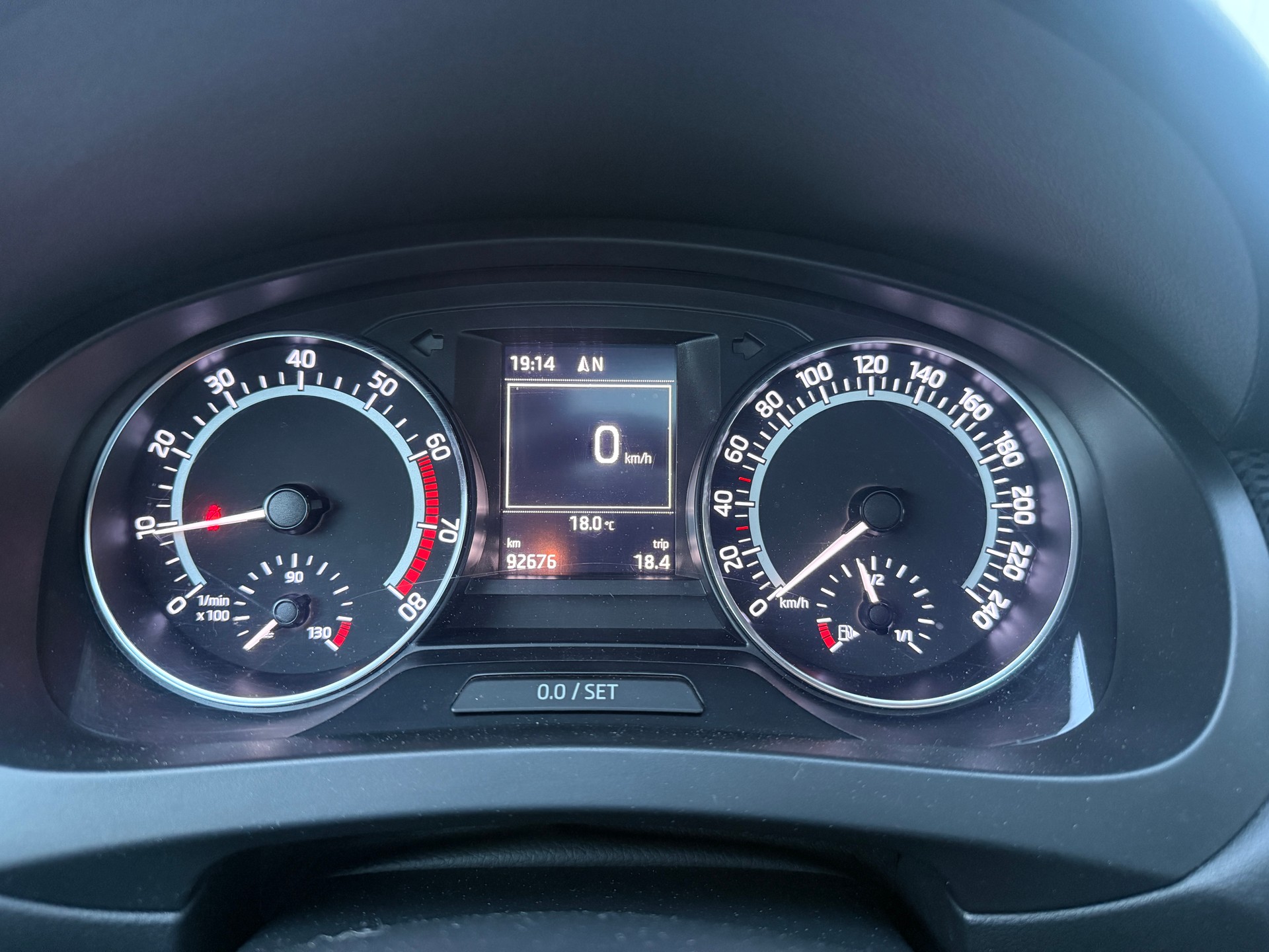 SKODA Rapid Spaceback 1.2 TSI Monte Carlo *PANORAMADACH*DAB*NAVI*BLUETOOTH*MFK FRISCH*-image-22
