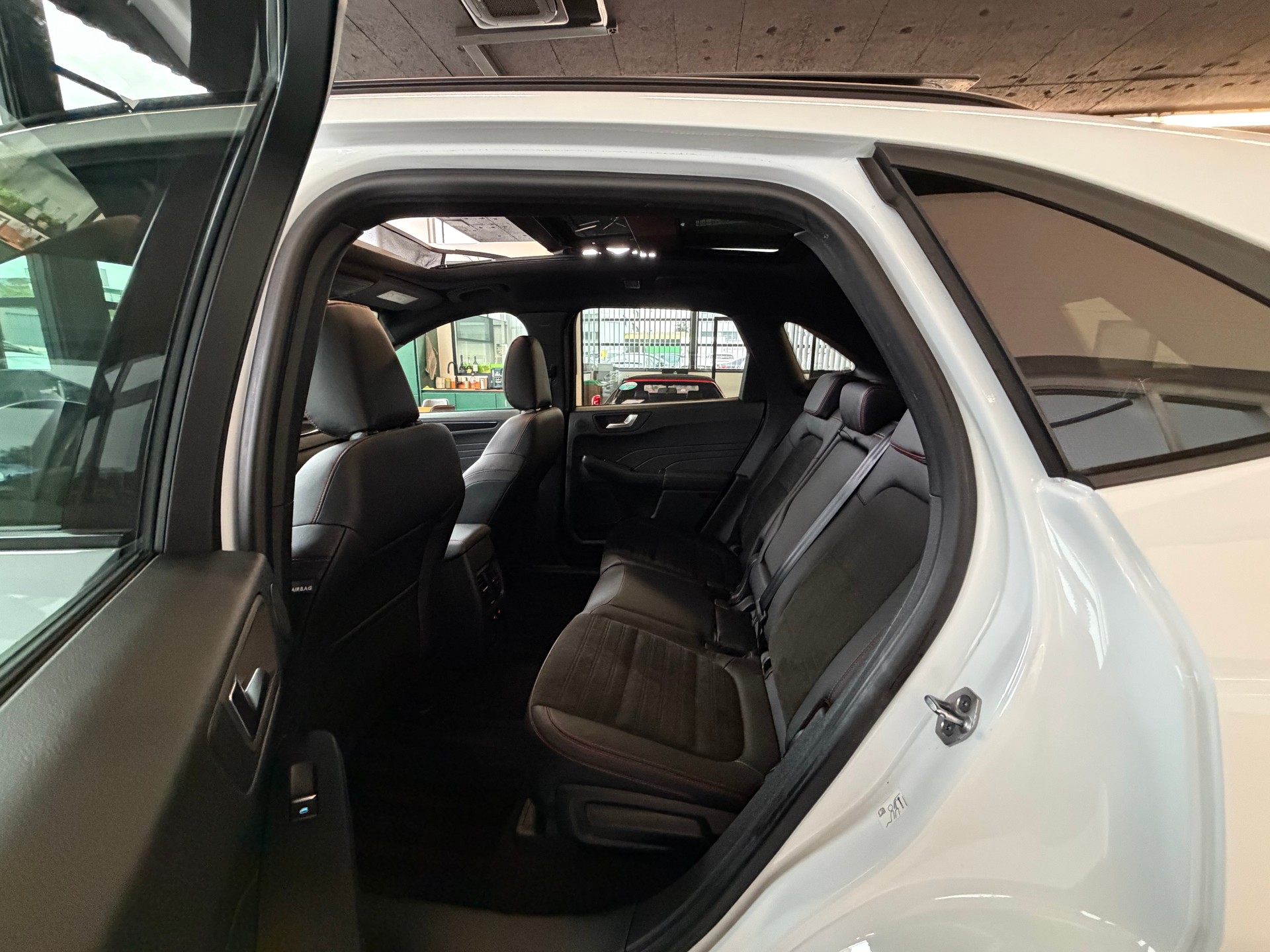 FORD Kuga 2.5 FHEV ST-Line X 4WD 4X4 190 PS-image-12