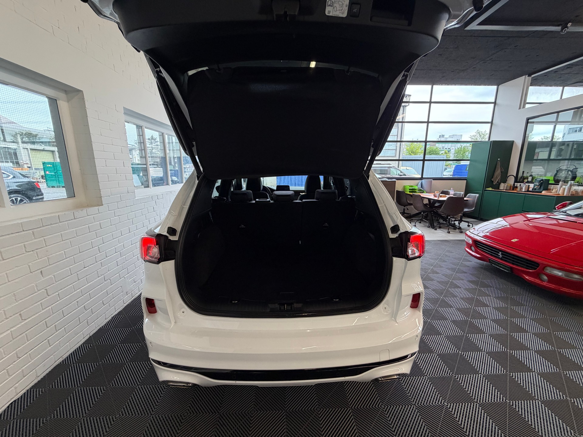 FORD Kuga 2.5 FHEV ST-Line X 4WD 4X4 190 PS-image-11