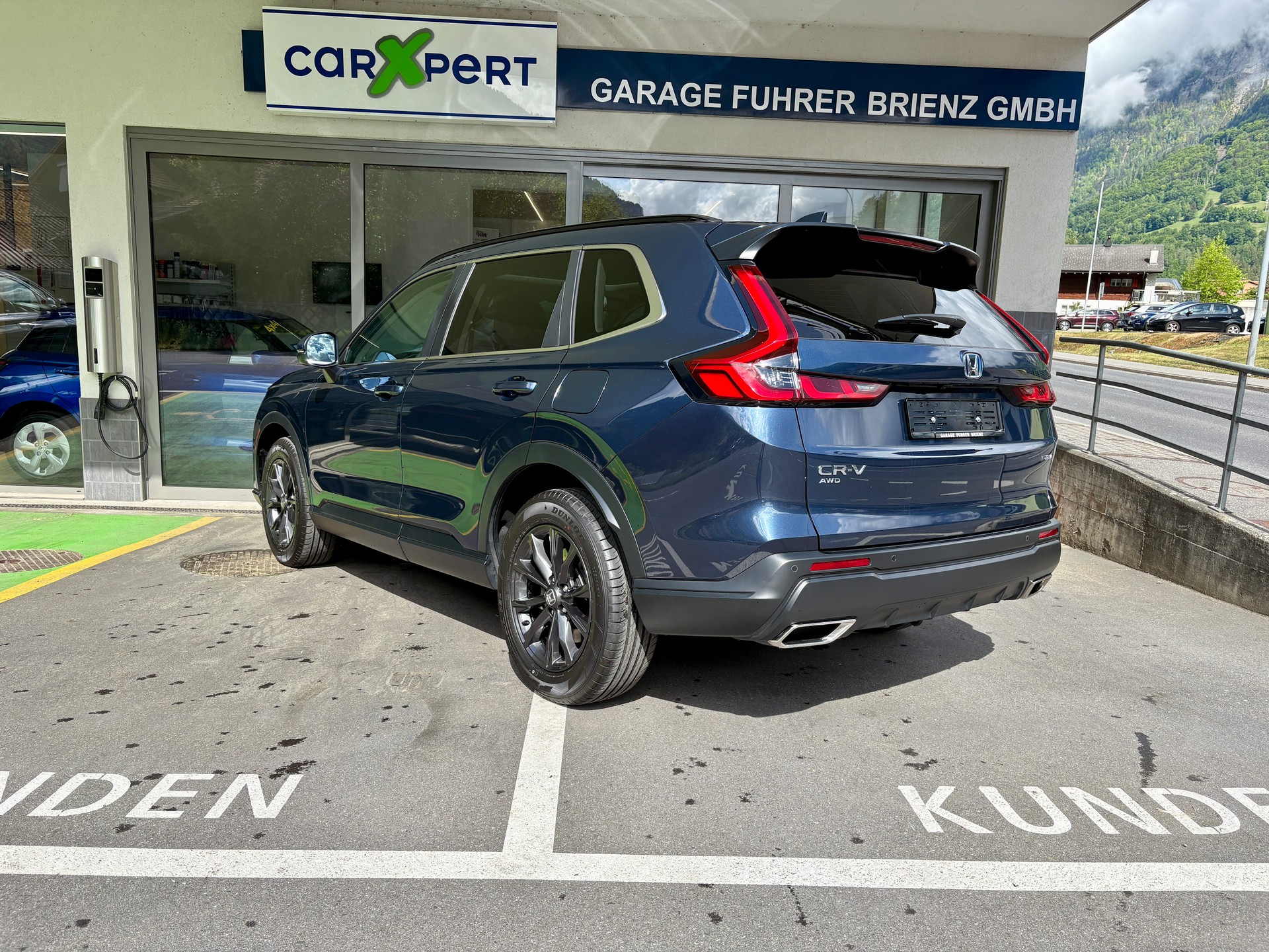 HONDA CR-V 2.0i MMD Hybrid Elegance 4WD Automatic-image-2