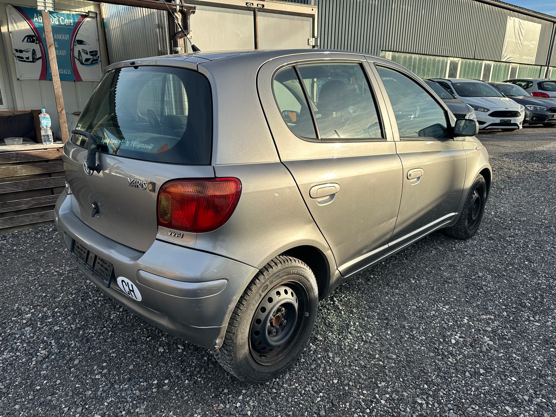 TOYOTA YARIS-image-2