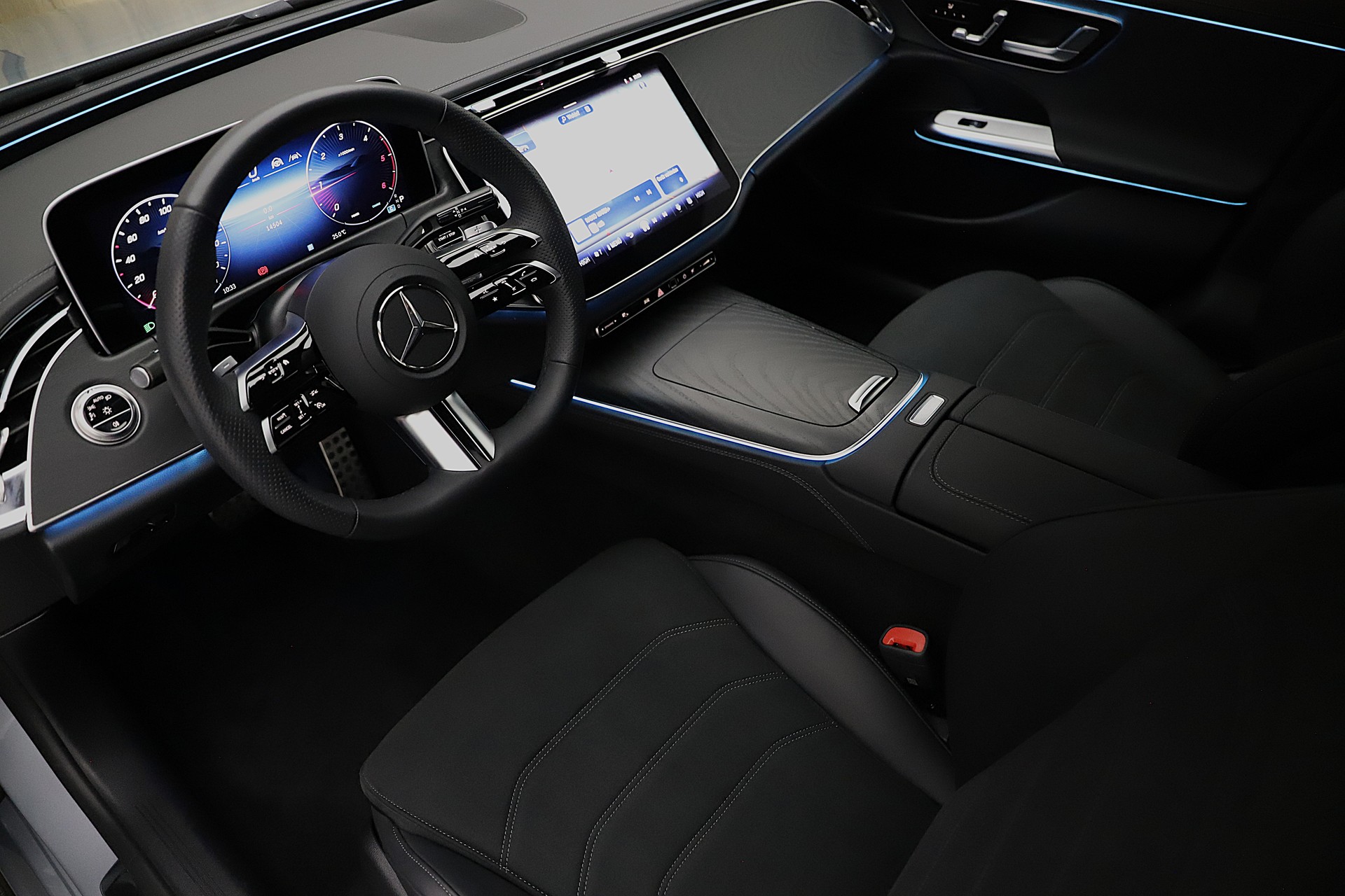 MERCEDES-BENZ E 220 d 9G-Tronic AMG Advance Plus und Night Paket-image-4