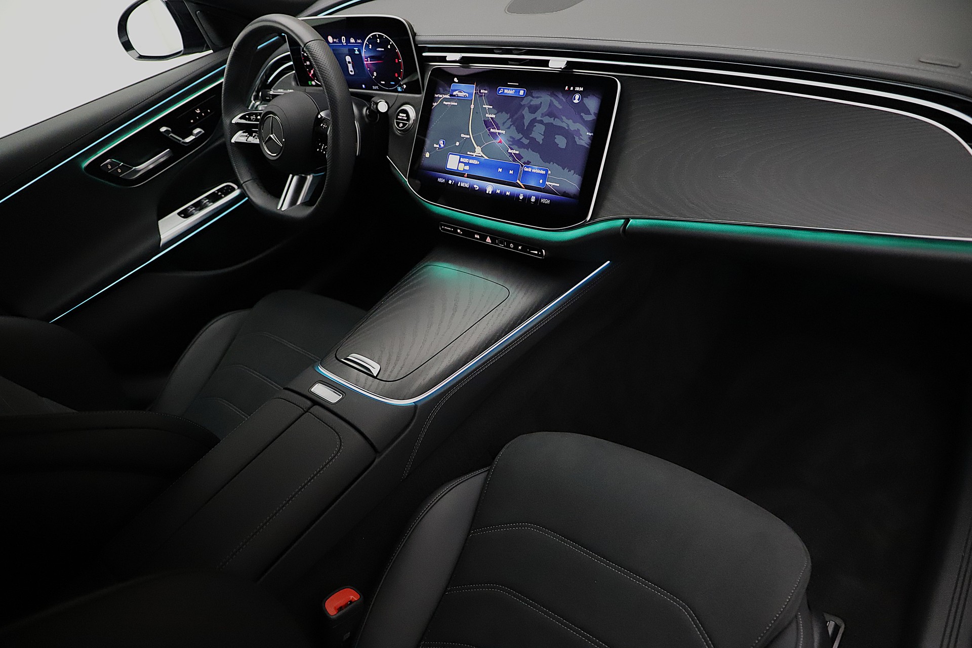 MERCEDES-BENZ E 220 d 9G-Tronic AMG Advance Plus und Night Paket-image-6