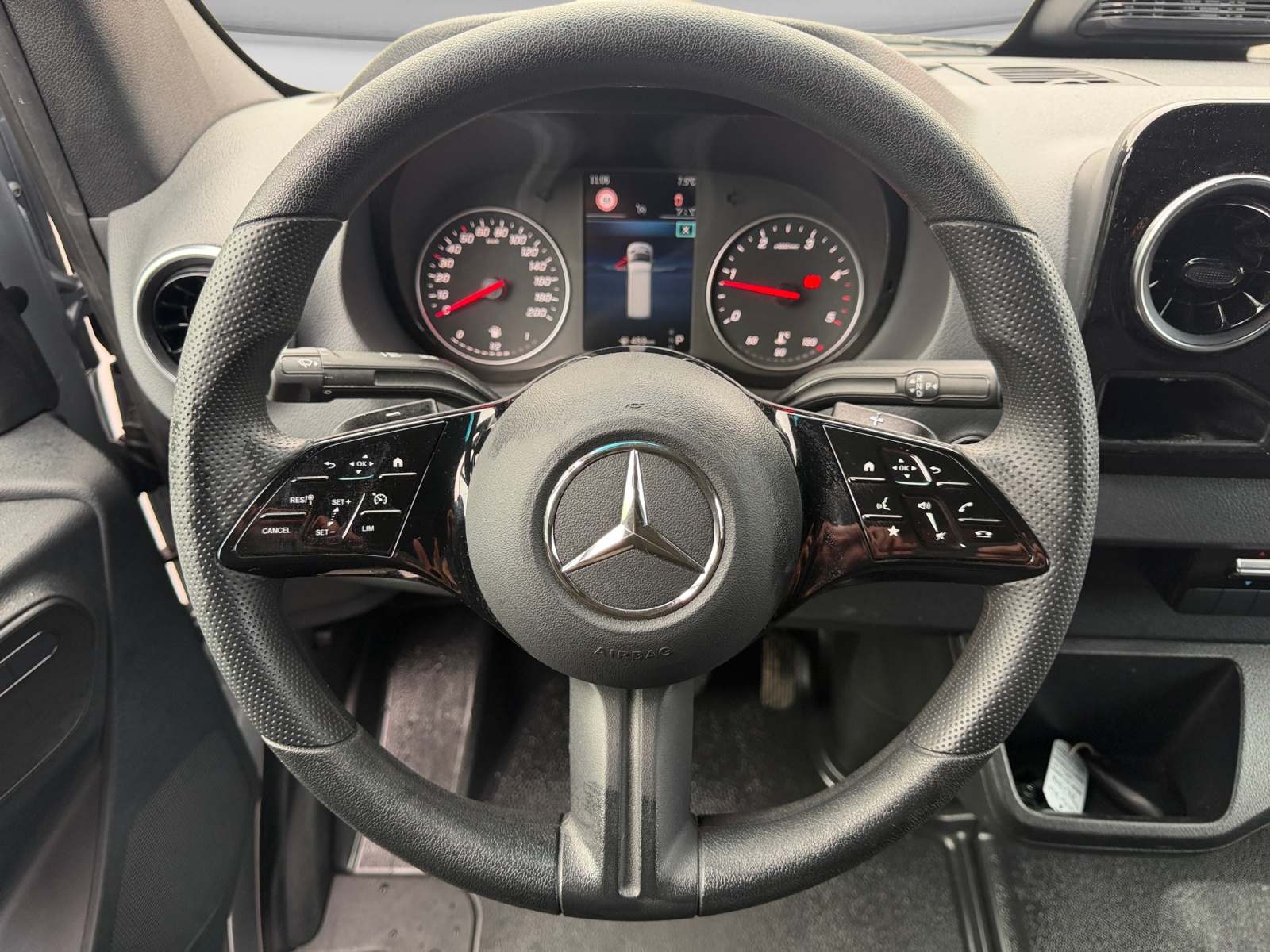 MERCEDES-BENZ Sprinter 319 CDI Standard 9G-TRONIC*IDEAL ALS CAMPERAUSBAU-image-11