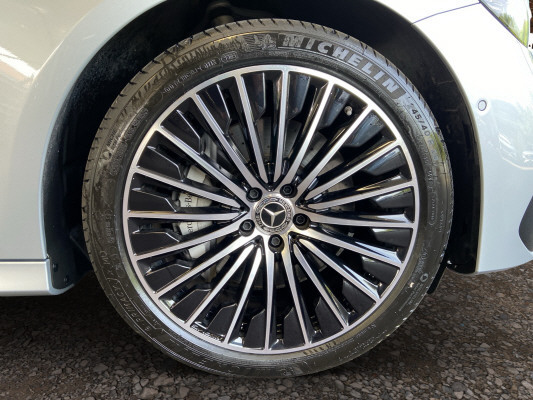 MERCEDES-BENZ E 300 e 9G-Tronic-image-7
