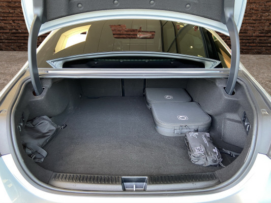 MERCEDES-BENZ E 300 e 9G-Tronic-image-6