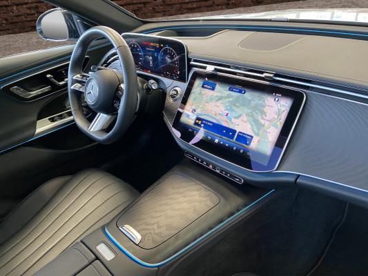MERCEDES-BENZ E 300 e 9G-Tronic-image-14