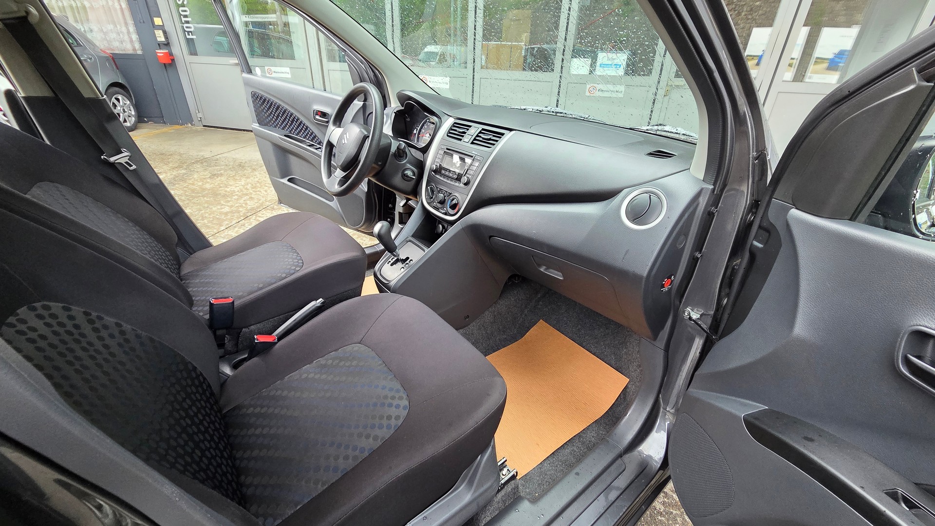 SUZUKI Celerio 1.0 Sergio Cellano Top AGS-image-9