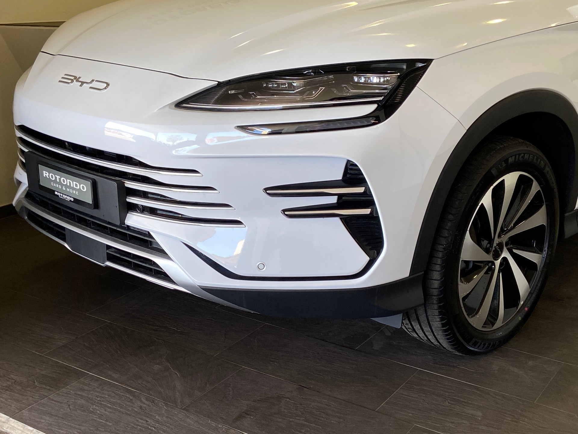 BYD Seal U DM-i Comfort-showroom-element-2
