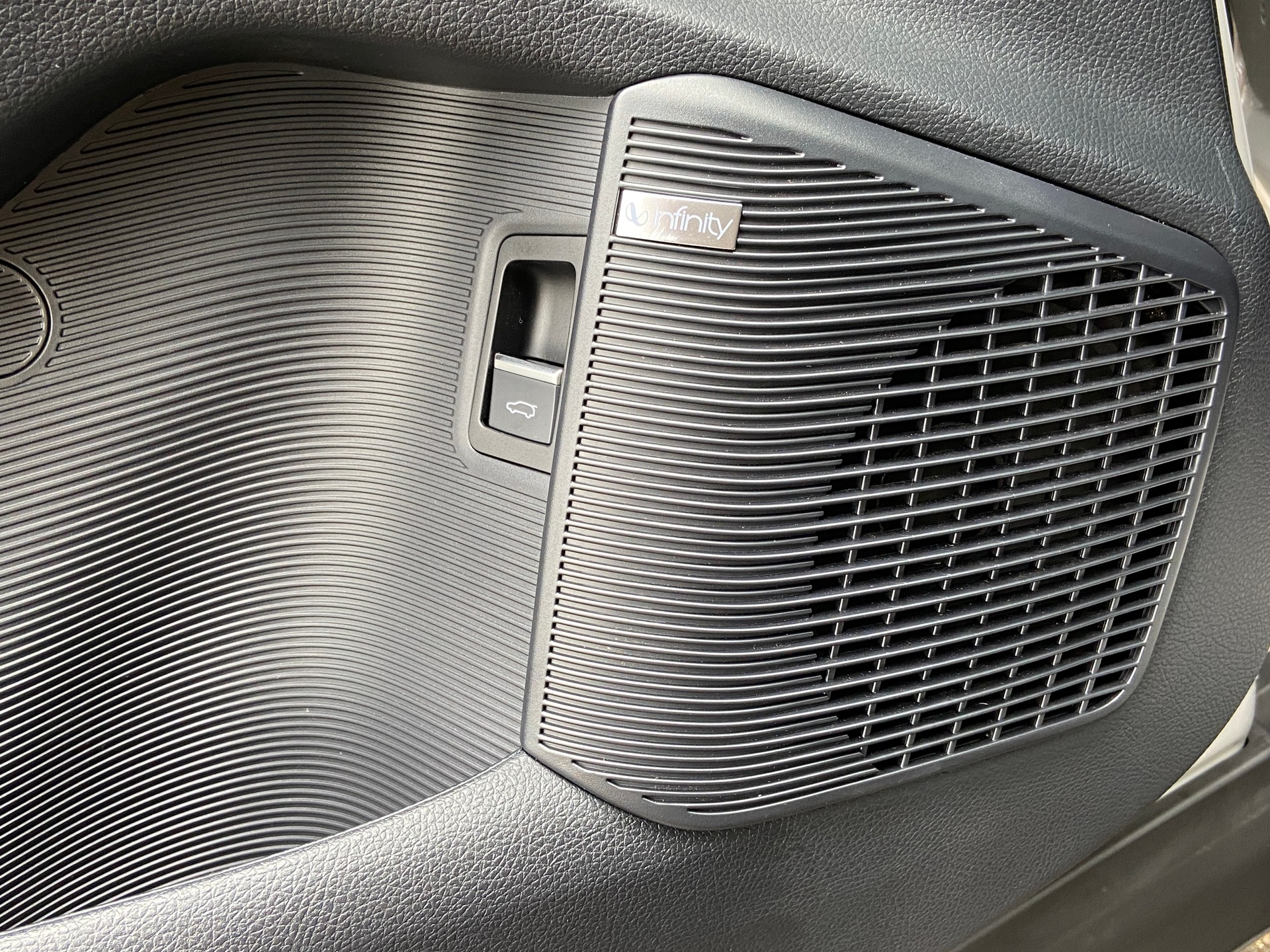 BYD Seal U DM-i Comfort-image-19