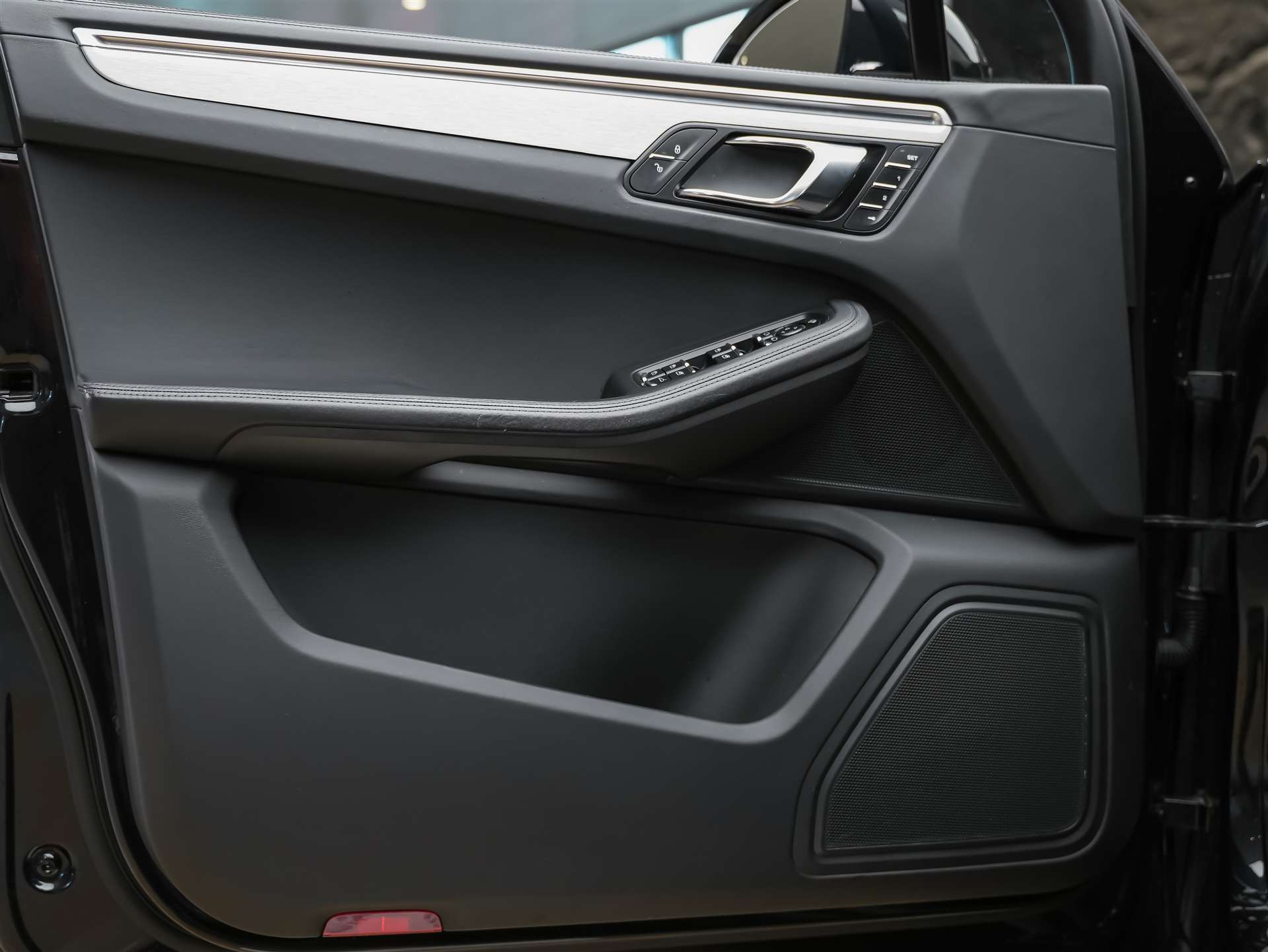 PORSCHE Macan 3.0 V6 S Diesel *Xenon-Scheinwerfer*Sitzheizung*Rückfahrkamera*-image-24