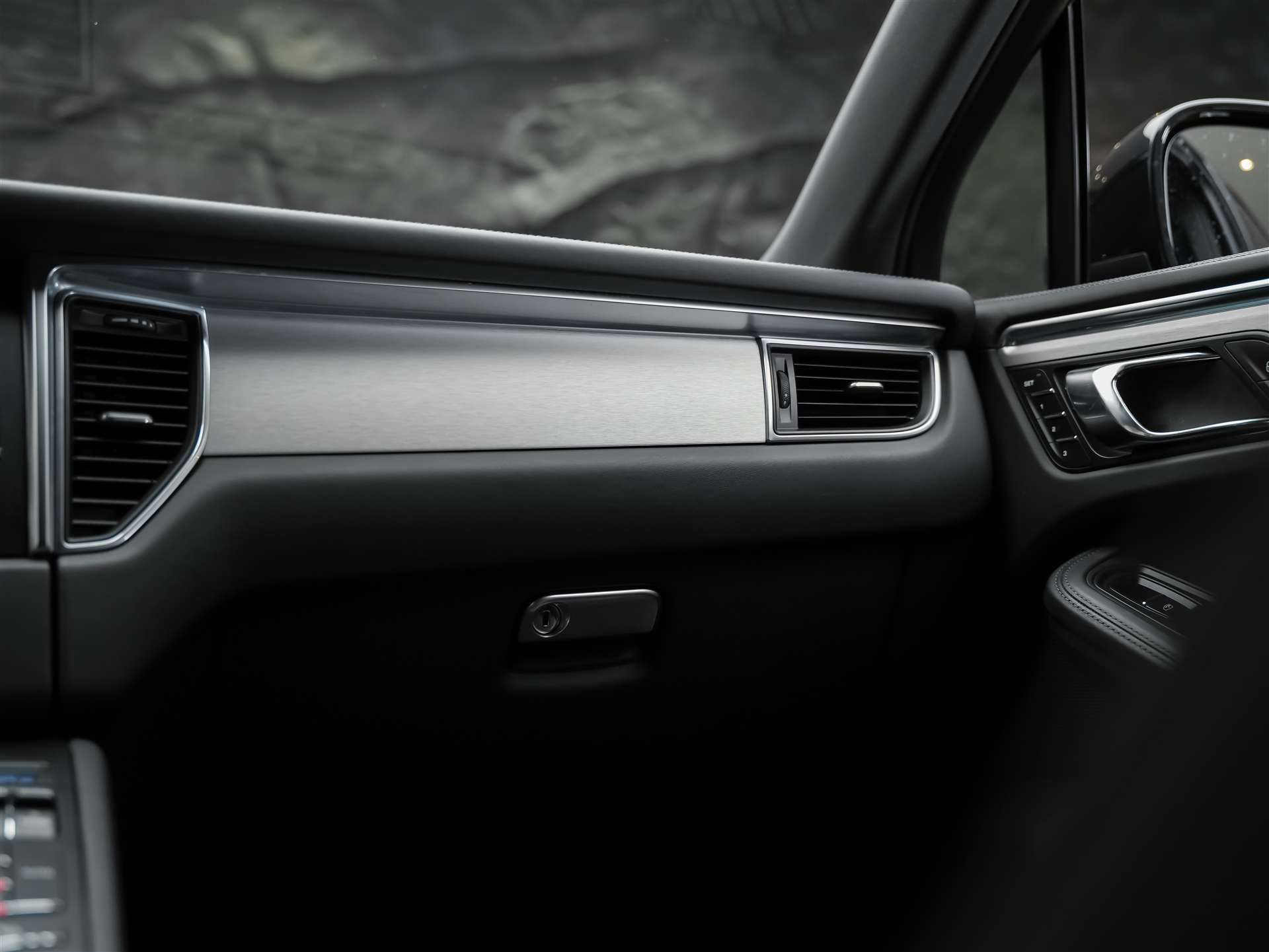 PORSCHE Macan 3.0 V6 S Diesel *Xenon-Scheinwerfer*Sitzheizung*Rückfahrkamera*-image-20