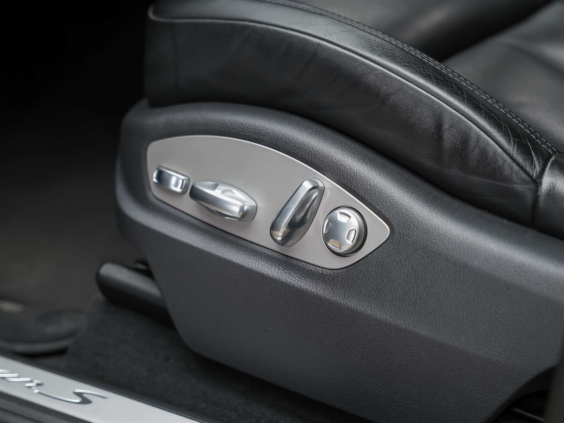 PORSCHE Macan 3.0 V6 S Diesel *Xenon-Scheinwerfer*Sitzheizung*Rückfahrkamera*-image-26