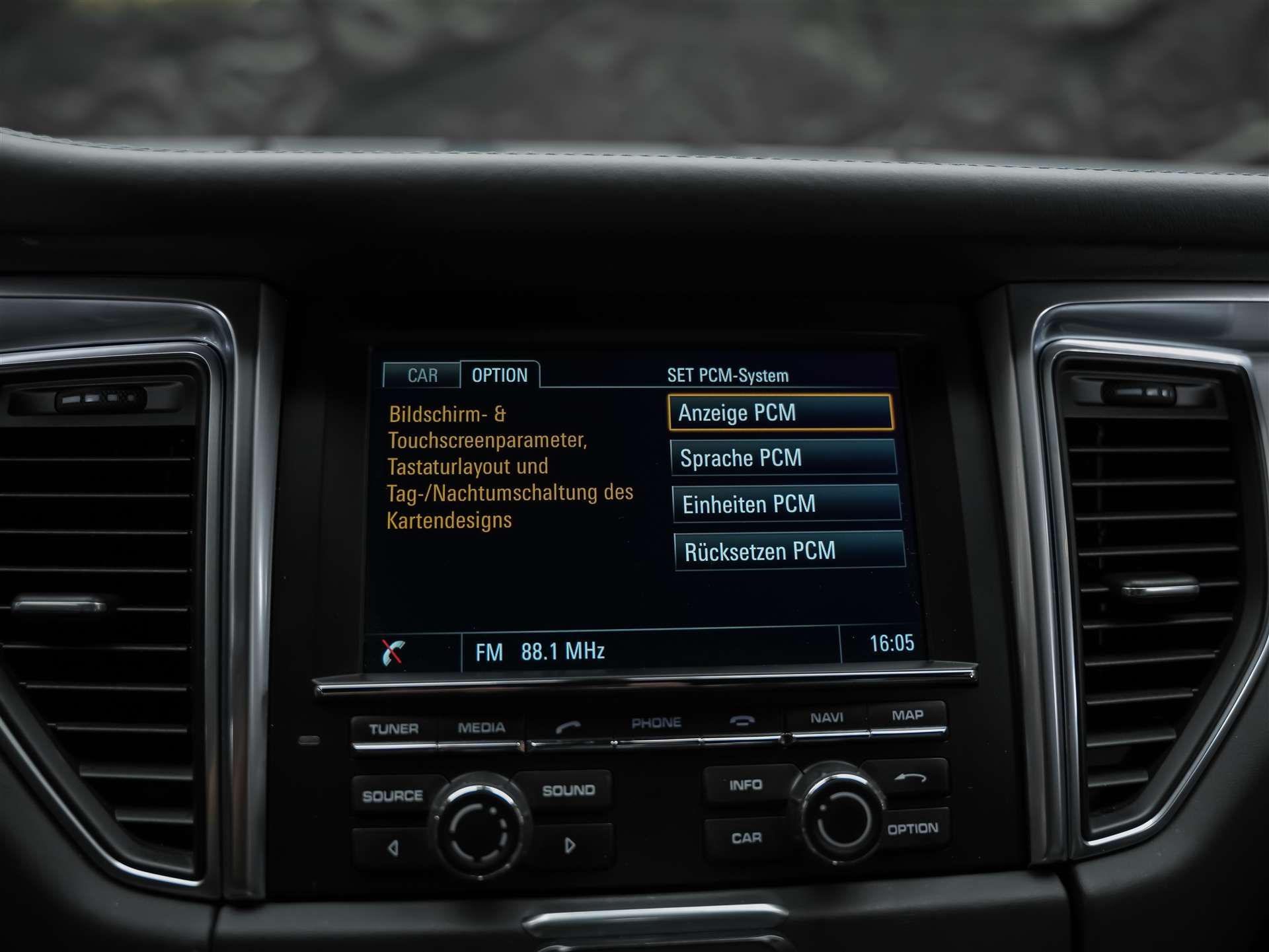 PORSCHE Macan 3.0 V6 S Diesel *Xenon-Scheinwerfer*Sitzheizung*Rückfahrkamera*-image-35