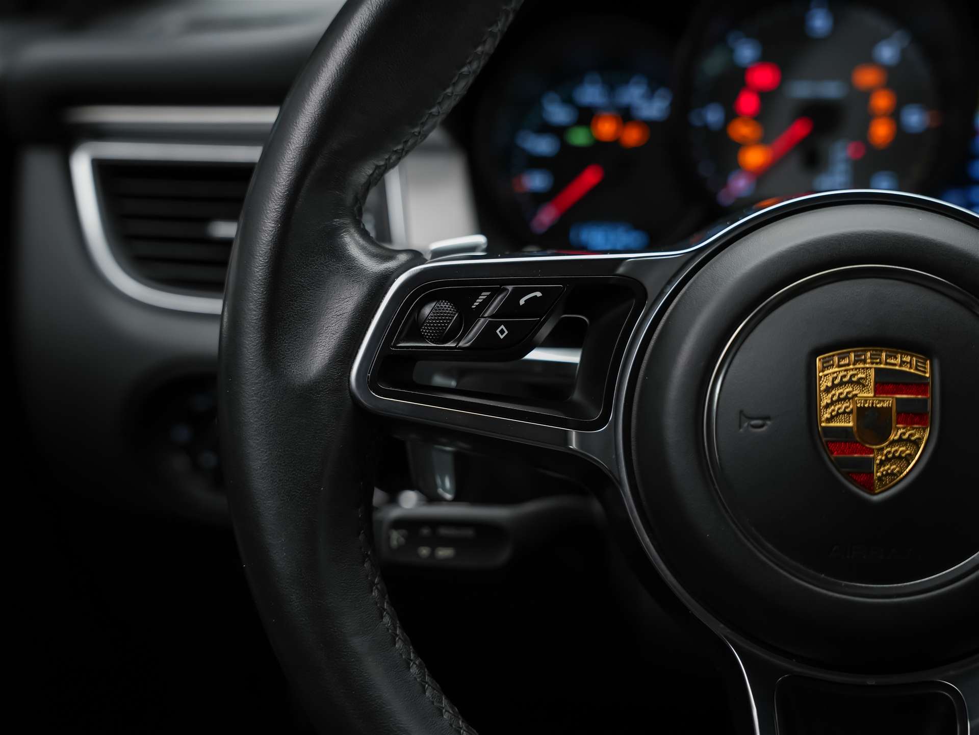 PORSCHE Macan 3.0 V6 S Diesel *Xenon-Scheinwerfer*Sitzheizung*Rückfahrkamera*-image-27