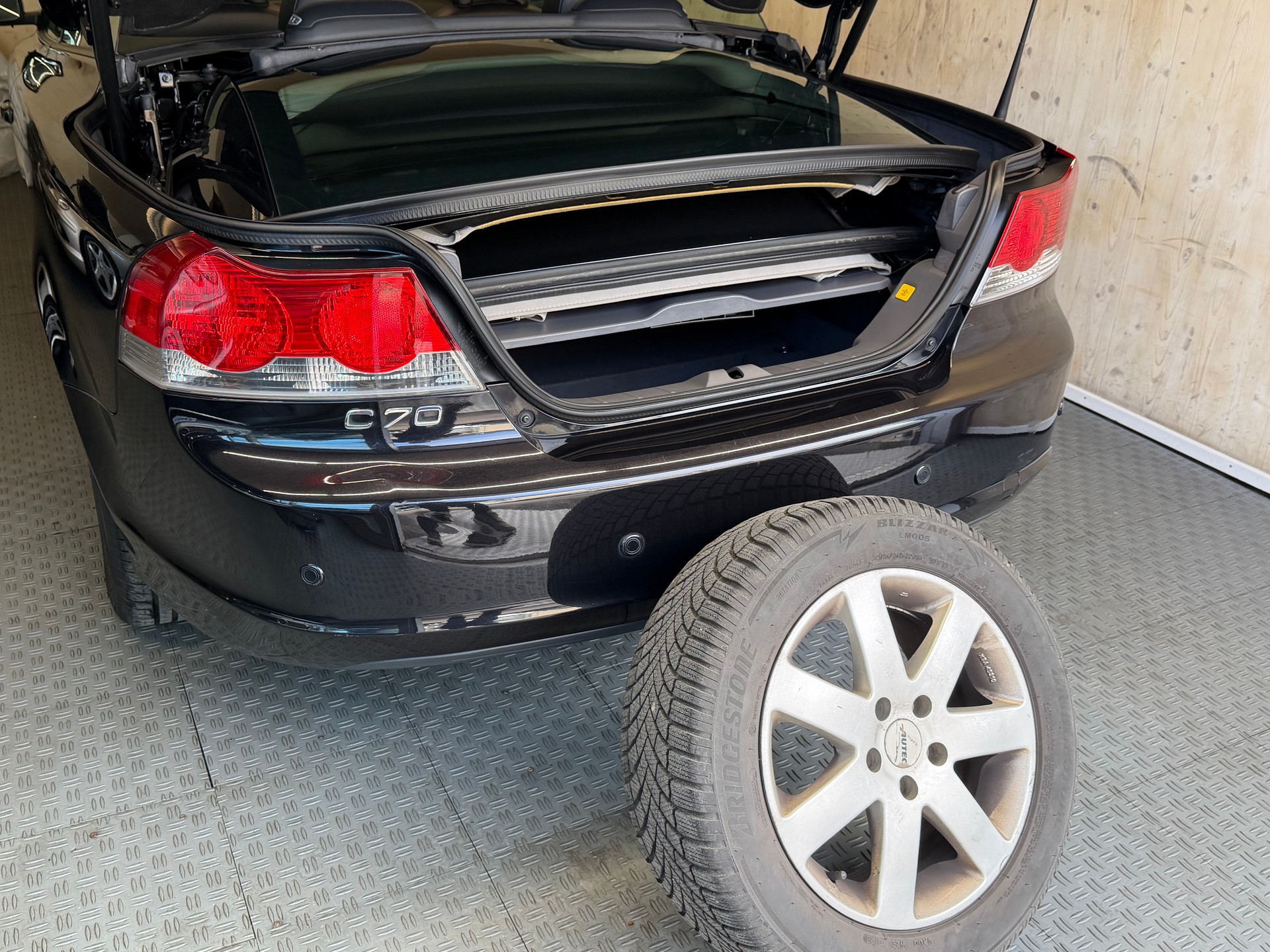 VOLVO C70 2.4i Momentum-image-14
