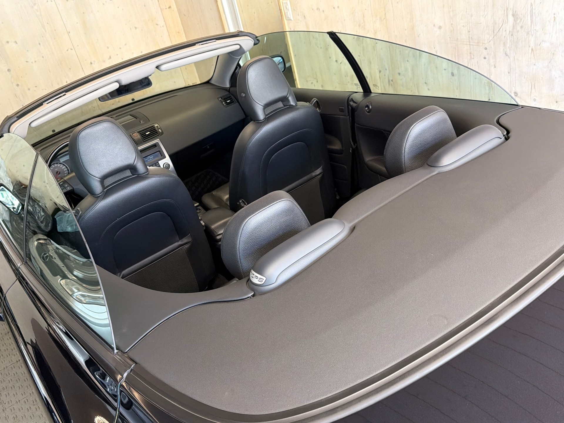 VOLVO C70 2.4i Momentum-image-13