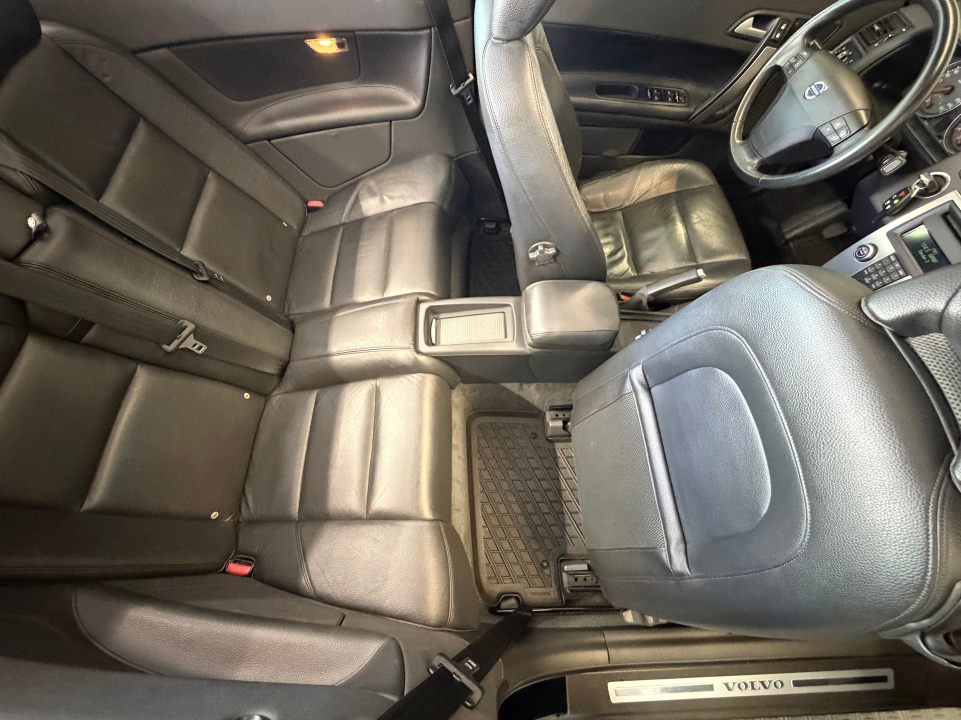 VOLVO C70 2.4i Momentum-image-12