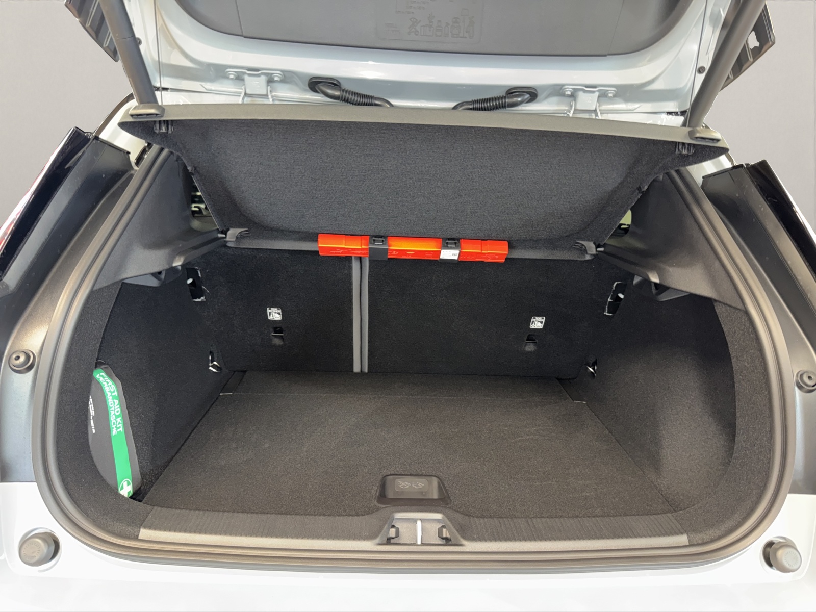 VOLVO EX30 P8 Ultra AWD-image-15
