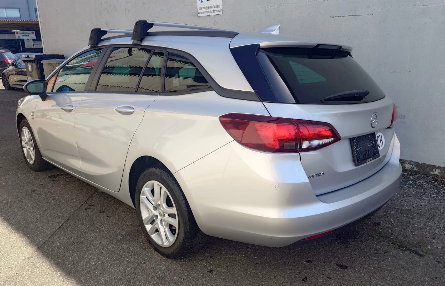 OPEL Astra Sports Tourer 1.4iTurbo 120 Years Edition-image-4