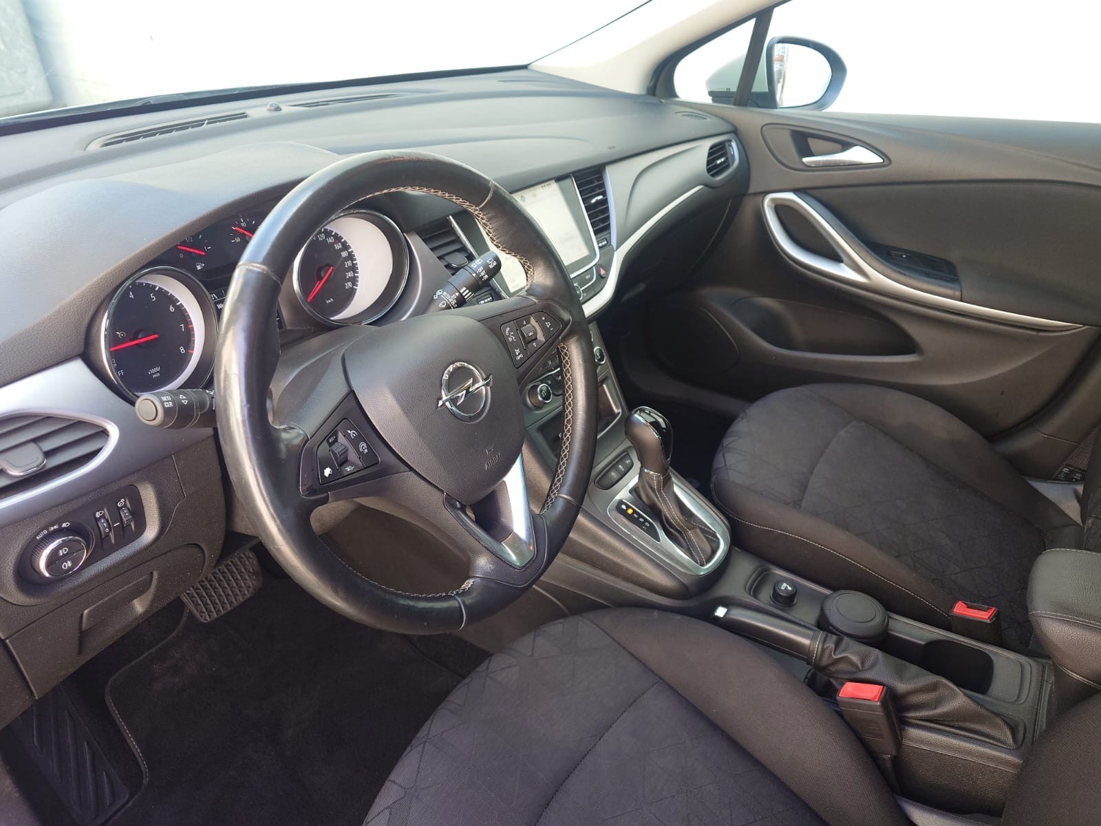 OPEL Astra Sports Tourer 1.4iTurbo 120 Years Edition-image-6