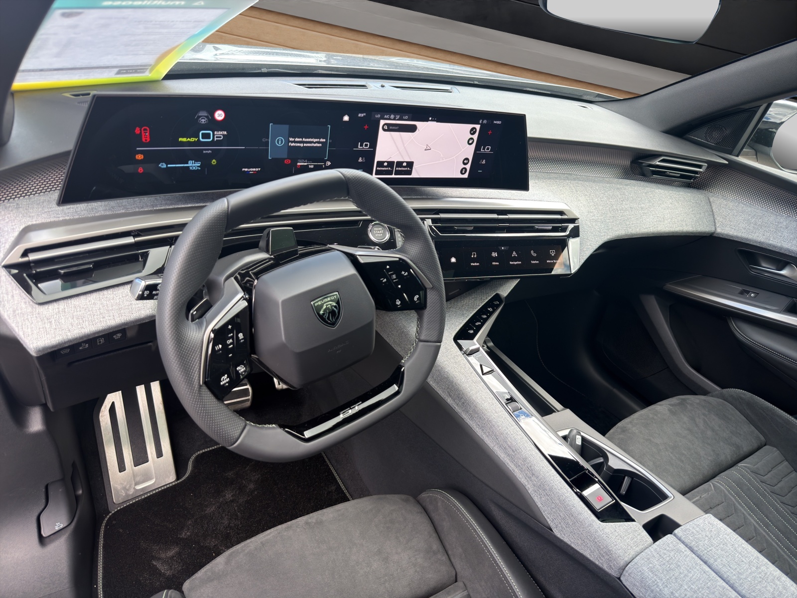 PEUGEOT 5008 NEW 1.6 PHEV 225 GT-image-5