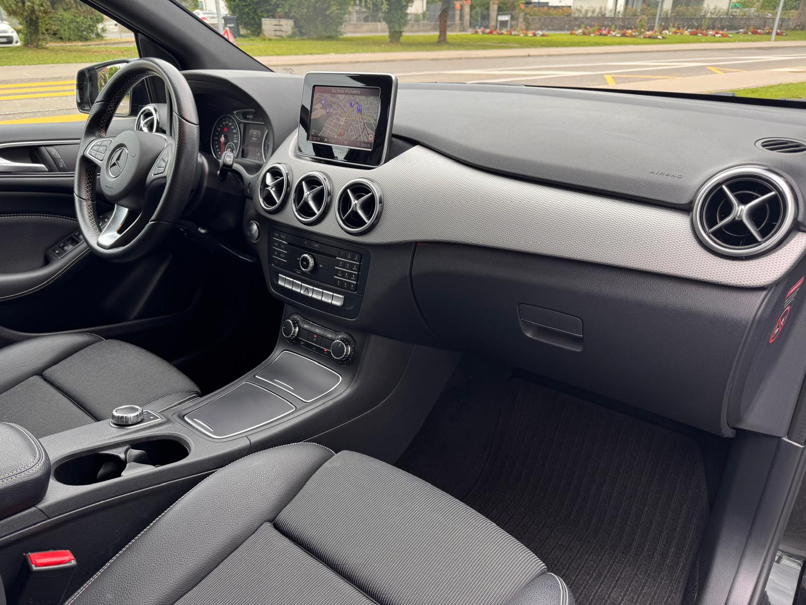 MERCEDES-BENZ B 200 Night Star 7G-DCT-image-5