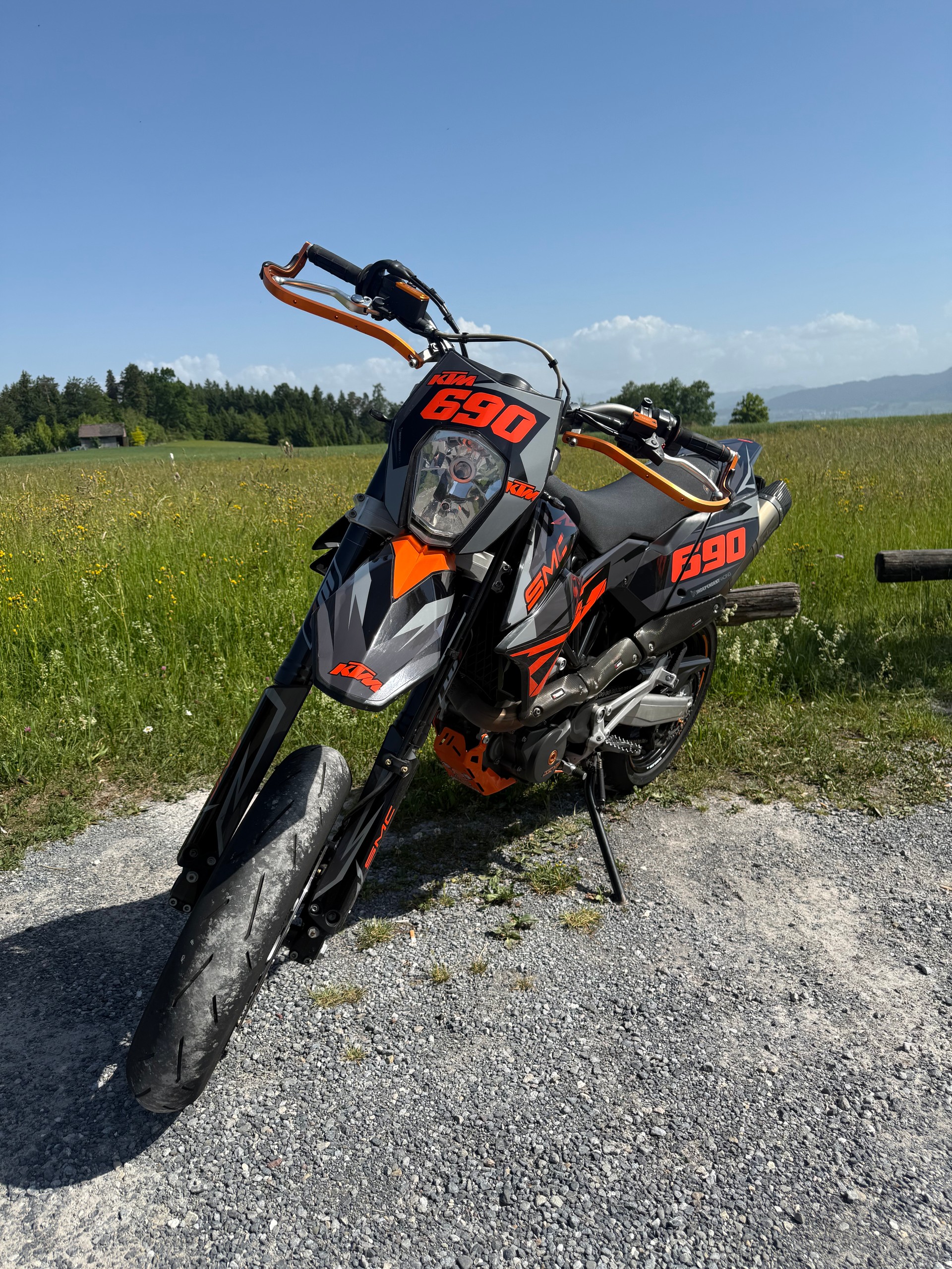 KTM 690 SMC-image-1
