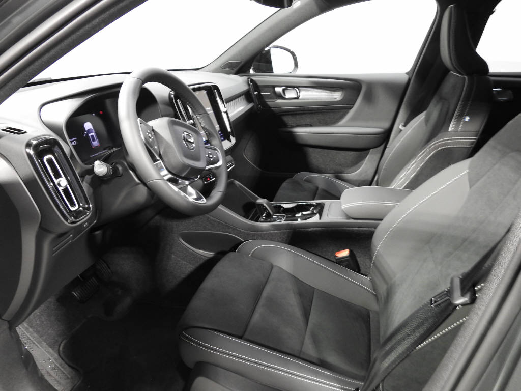 VOLVO EX40 Twin Ultra AWD-image-9