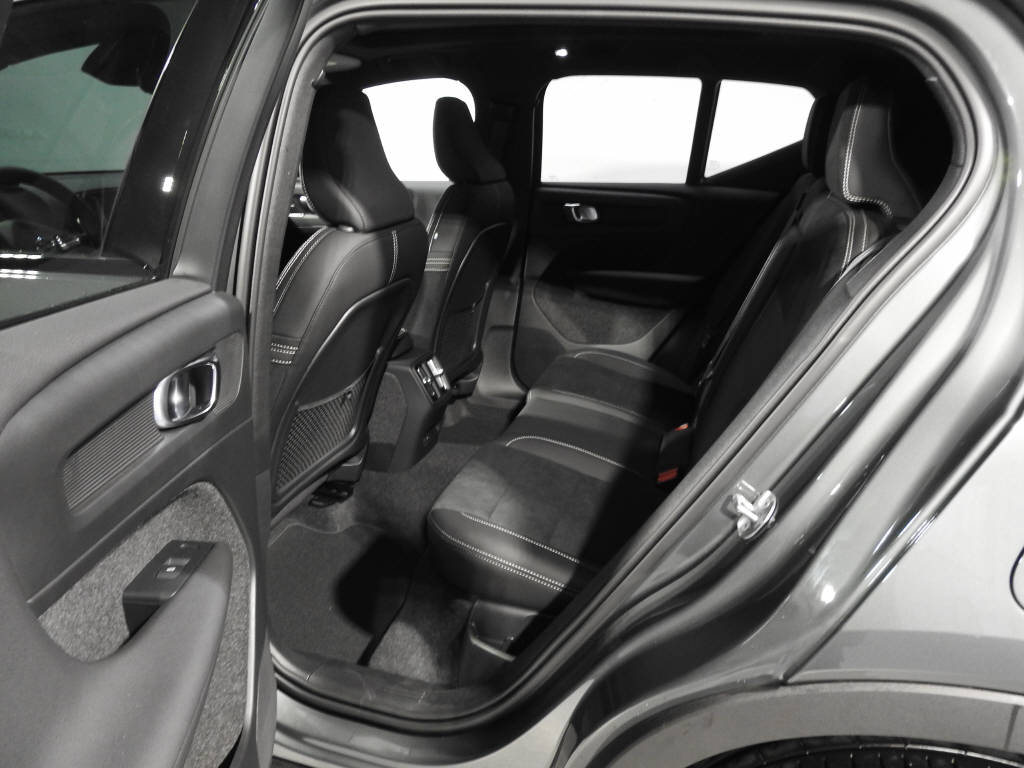 VOLVO EX40 Twin Ultra AWD-image-10
