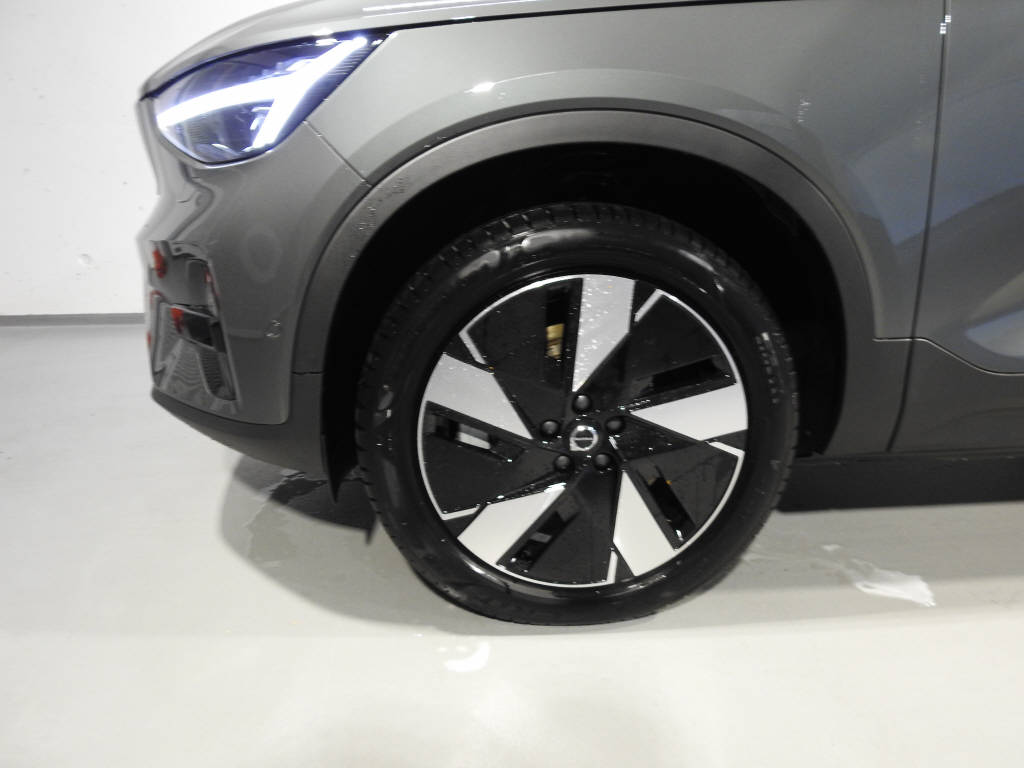 VOLVO EX40 Twin Ultra AWD-image-12