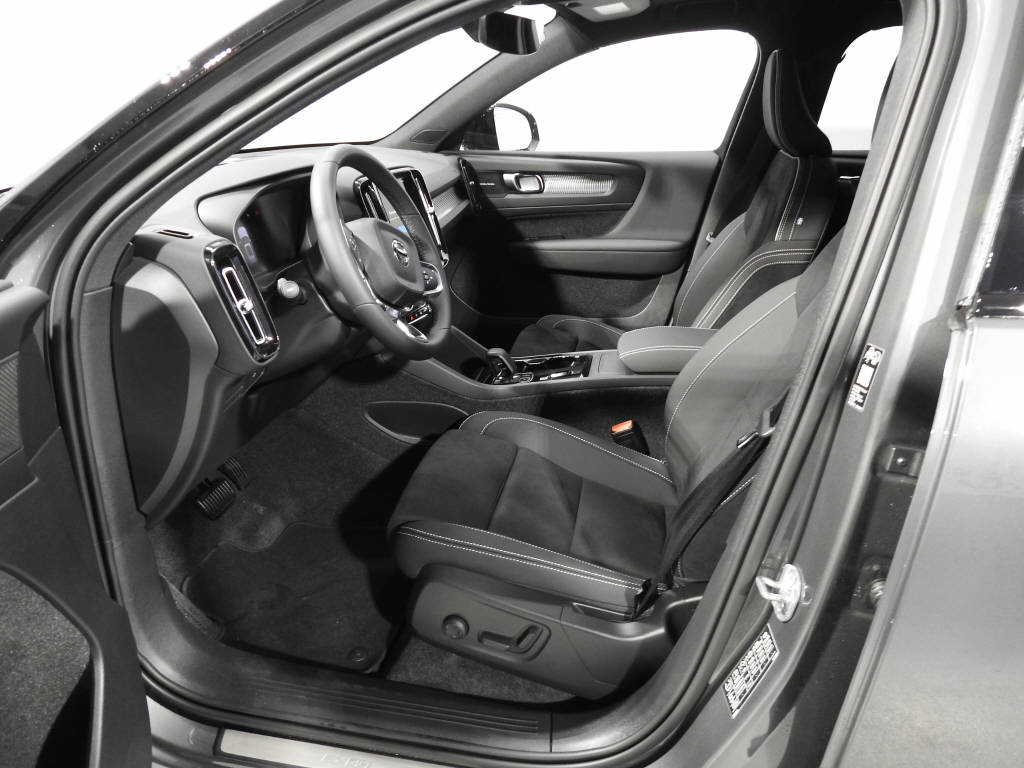 VOLVO EX40 Twin Ultra AWD-image-8