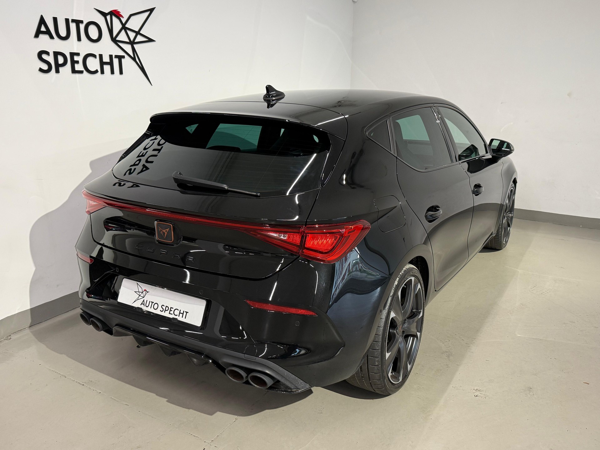 CUPRA LEON VZ 2.0 TSI DSG-showroom-element-3