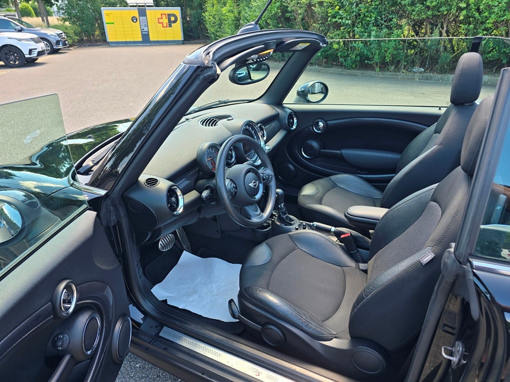 MINI Cabrio R57 1.6i Cooper S-image-16