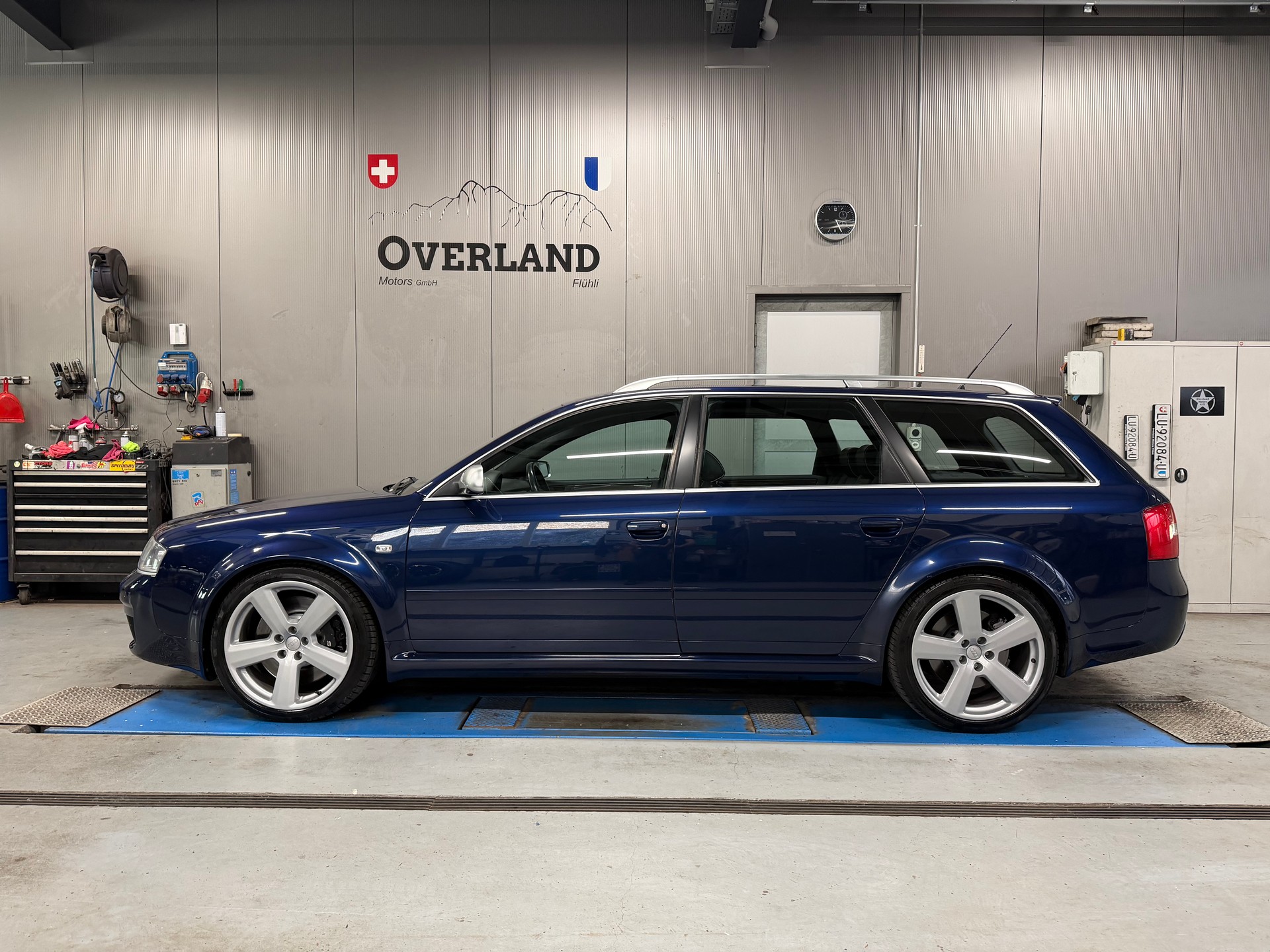 AUDI RS6 Avant quattro tiptronic-showroom-element-1