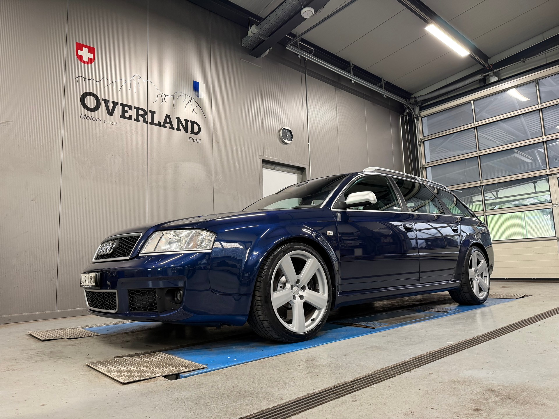 AUDI RS6 Avant quattro tiptronic
