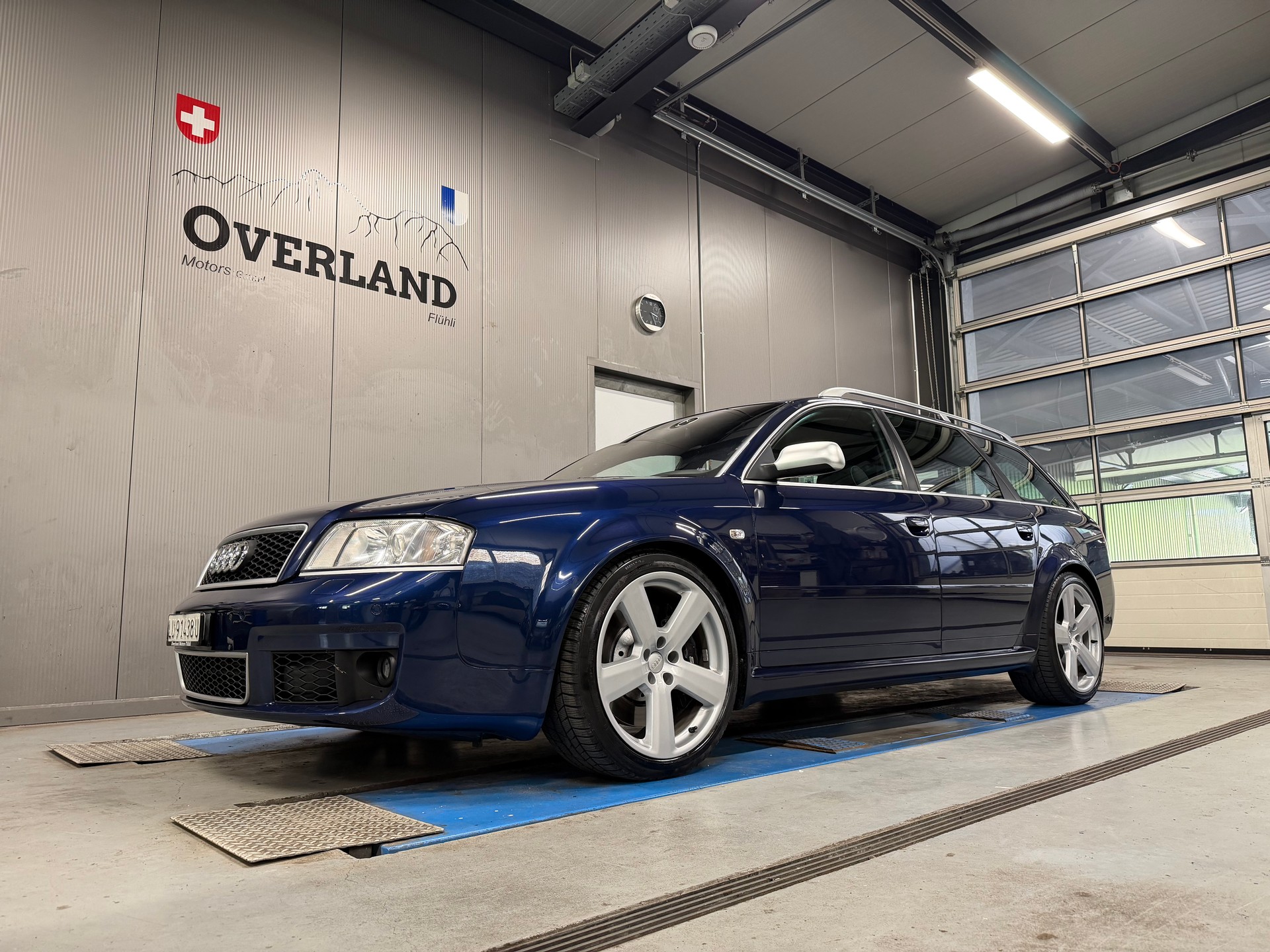 AUDI RS6 Avant quattro tiptronic-showroom-element-3