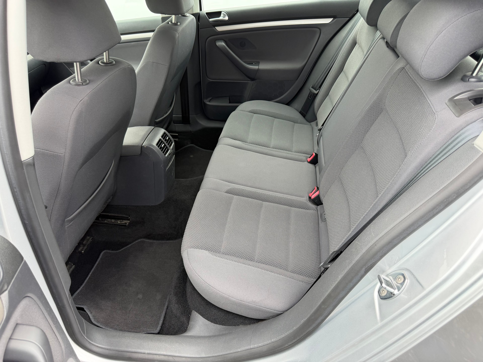 VW Golf 1.9 TDI Comfortline 4Motion-image-10
