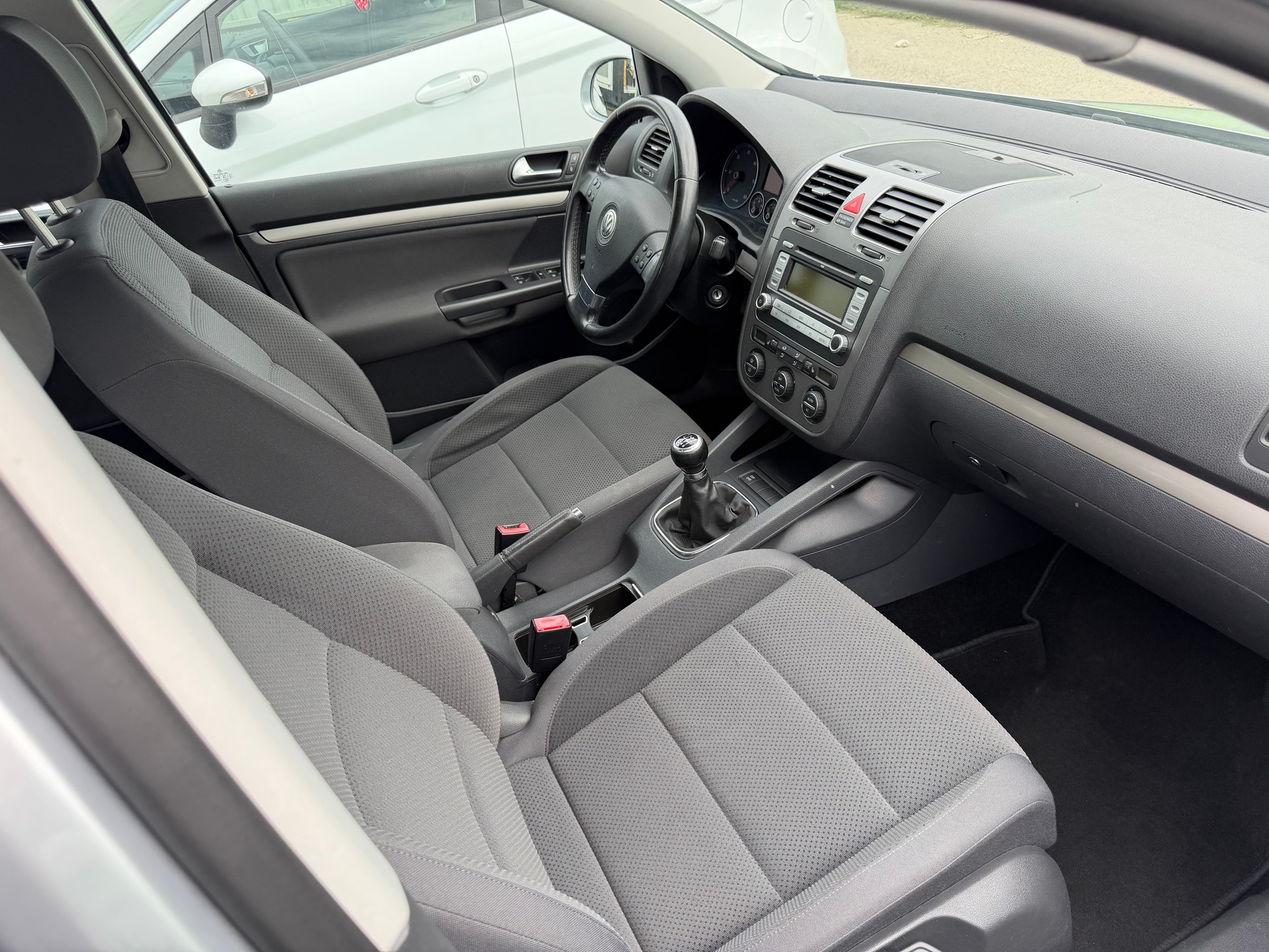 VW Golf 1.9 TDI Comfortline 4Motion-image-8