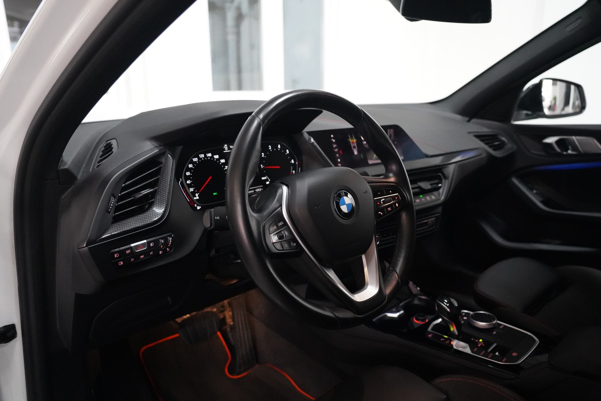 BMW 118i Steptronic Sport Line-image-10