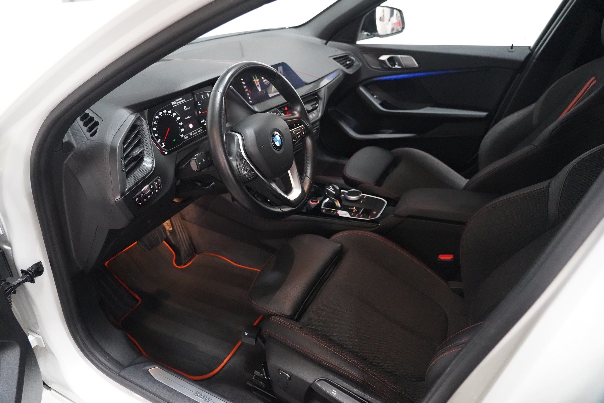 BMW 118i Steptronic Sport Line-image-9