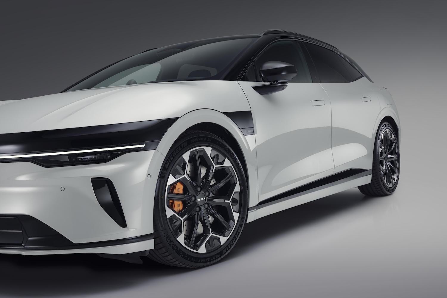 ZEEKR 7GT 100kWh Prvilege Launch Edition AWD-showroom-element-1