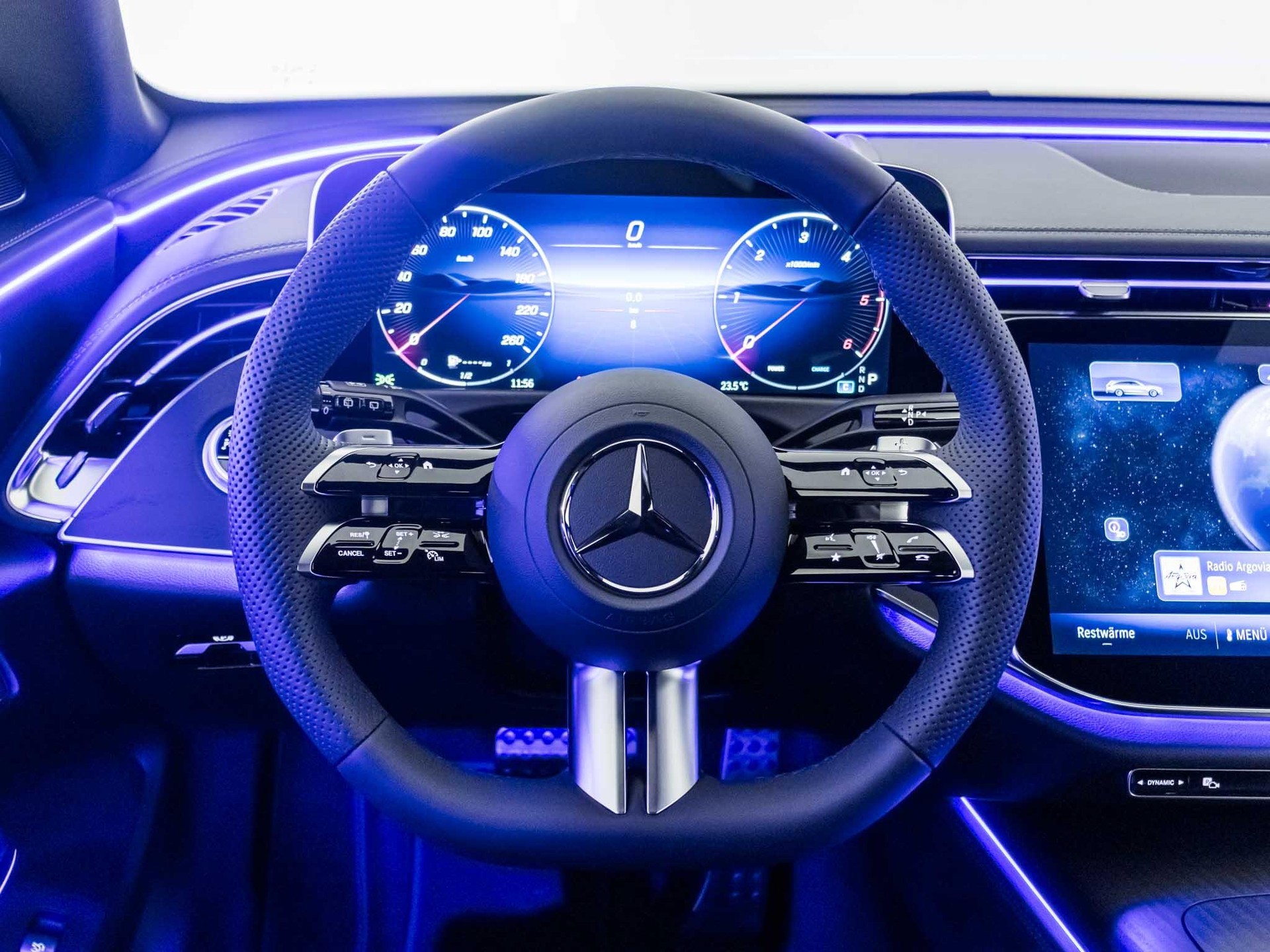 MERCEDES-BENZ E 220 d 4MATIC T-Modell "Swiss Star"-image-9
