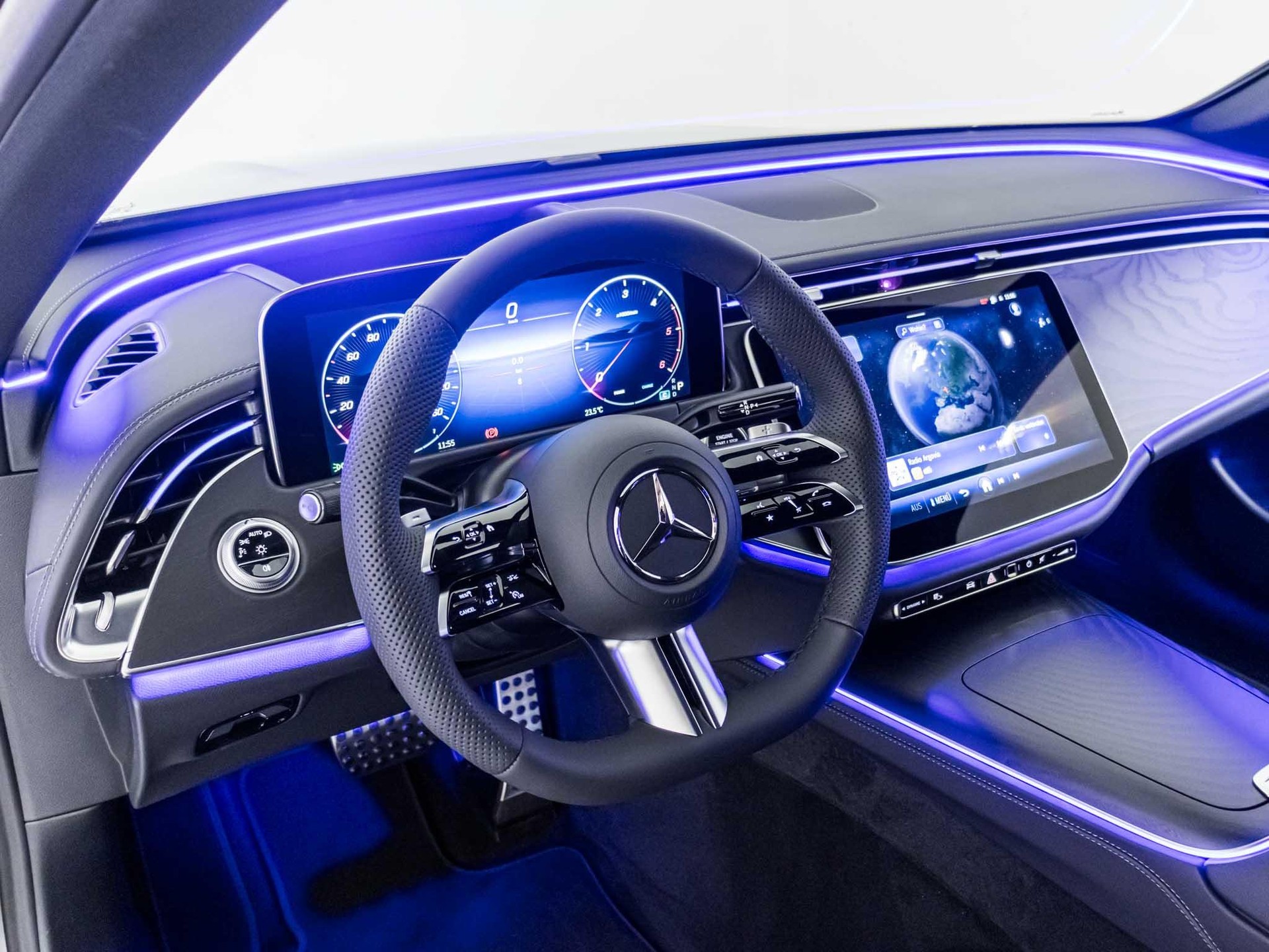 MERCEDES-BENZ E 220 d 4MATIC T-Modell "Swiss Star"-image-8